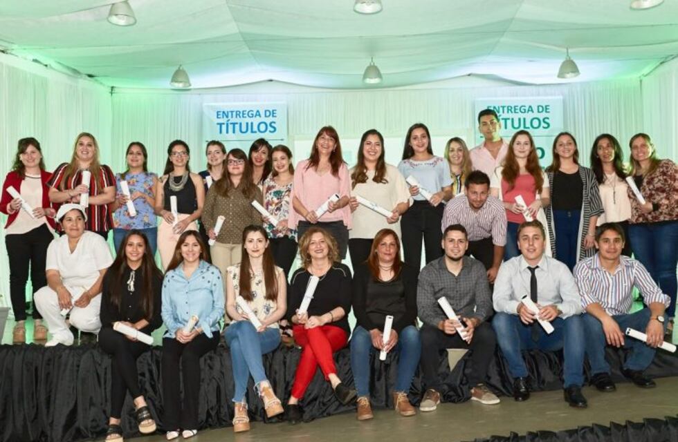 Se entregaron más de 40 títulos universitarios en Arroyito