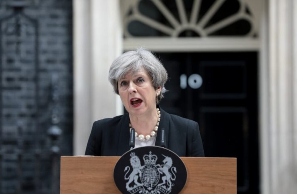 May condenó el "atroz ataque terrorista" en Manchester