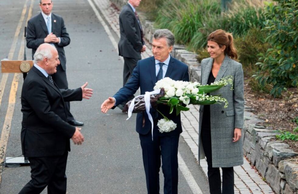En Nueva York, Macri invitó a Lifschitz a entregar una ofrenda floral en homenaje a las víctimas rosarinas