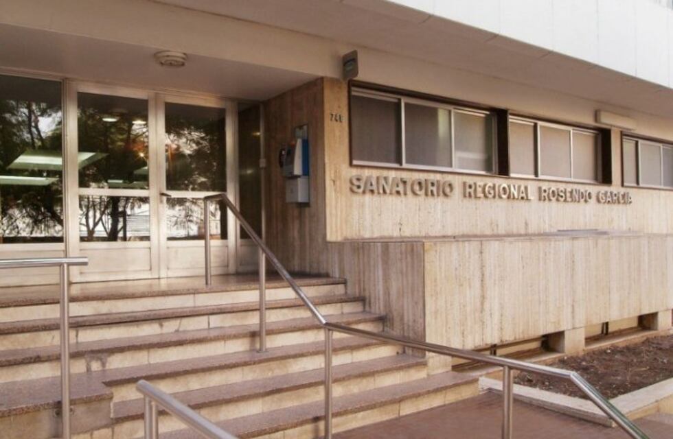 Lo llamaron del sanatorio para decirle que su esposa había muerto pero todavía vivía