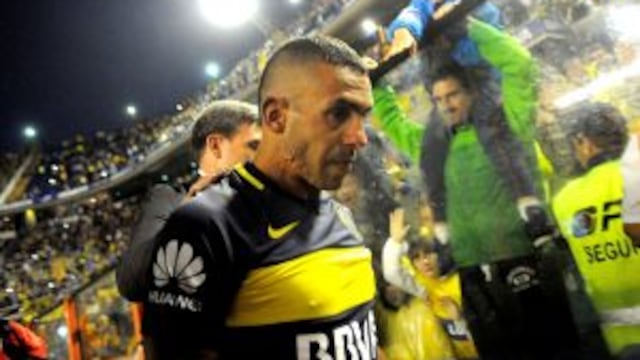 DYN616, BUENOS AIRES 18/12/2016, BOCA JRS. VS COLON DE SANTA FE. CARLOS TEVEZ SE RETIRA DEL ESTADIO AL FINALIZAR  EL PARTIDO.rnFOTO:DYN/PABLO AHARONIAN. cancha de boca juniors carlos tevez campeonato torneo primera division 2016 futbol futbolistas partido