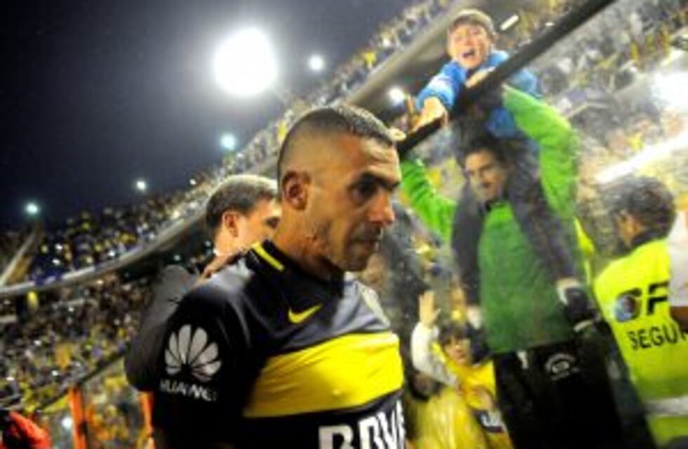 Afirman que Carlos Tevez ya firmó contrato y jugará en China