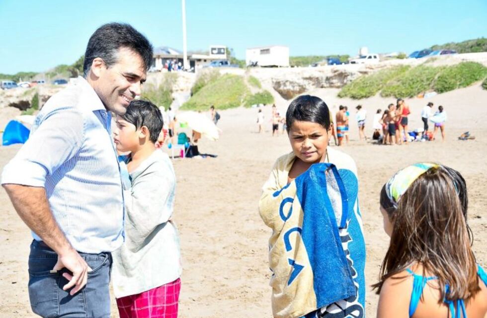 López junto a los casi 300 chicos de las Escuelas Abiertas en Verano