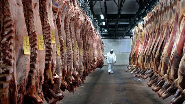 "Histórico" acuerdo con China para ampliar la exportación argentina de carnes con hueso