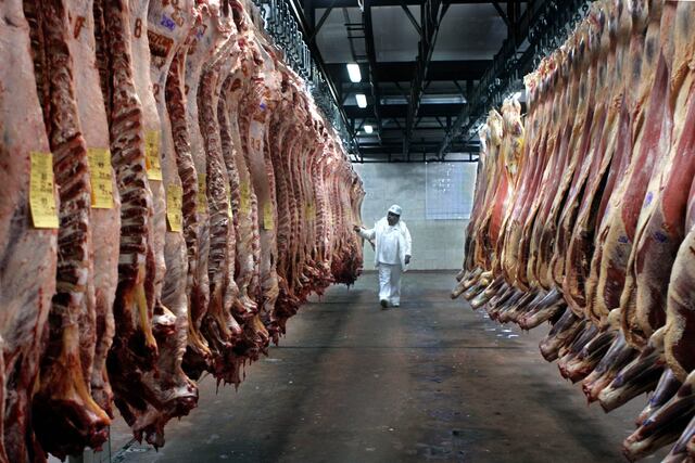 "Histórico" acuerdo con China para ampliar la exportación argentina de carnes con hueso