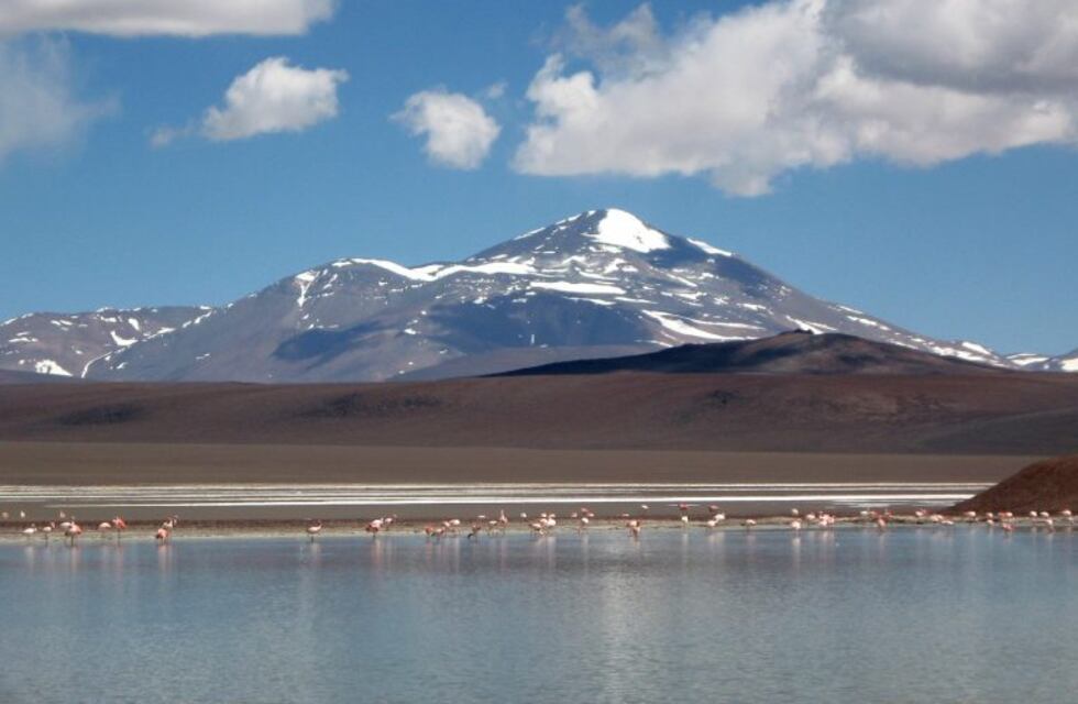 Polémica en La Rioja: venden dos pueblos y una laguna