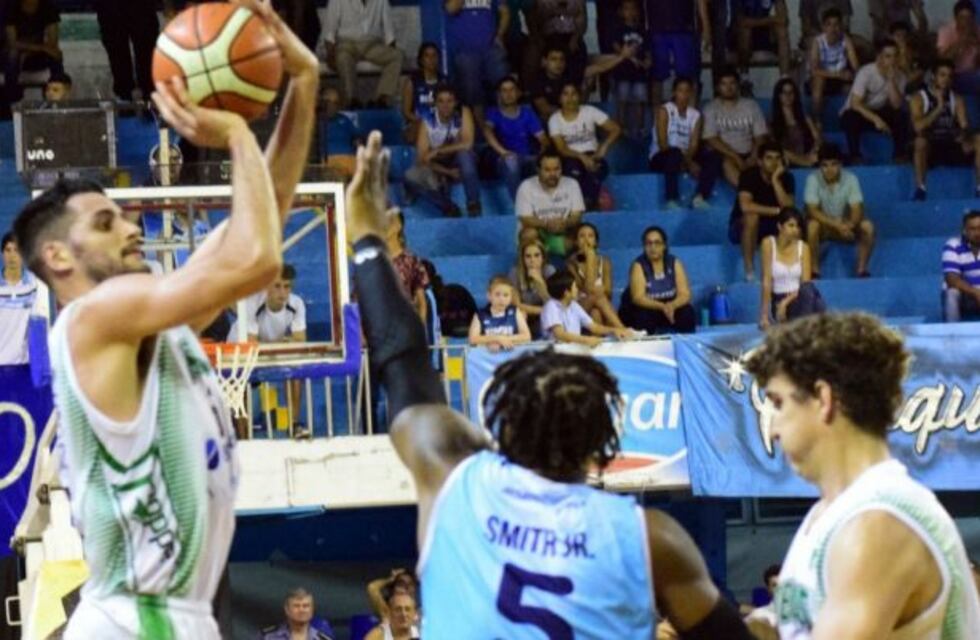 Atenas abrió la llave con un triunfo ante Regatas