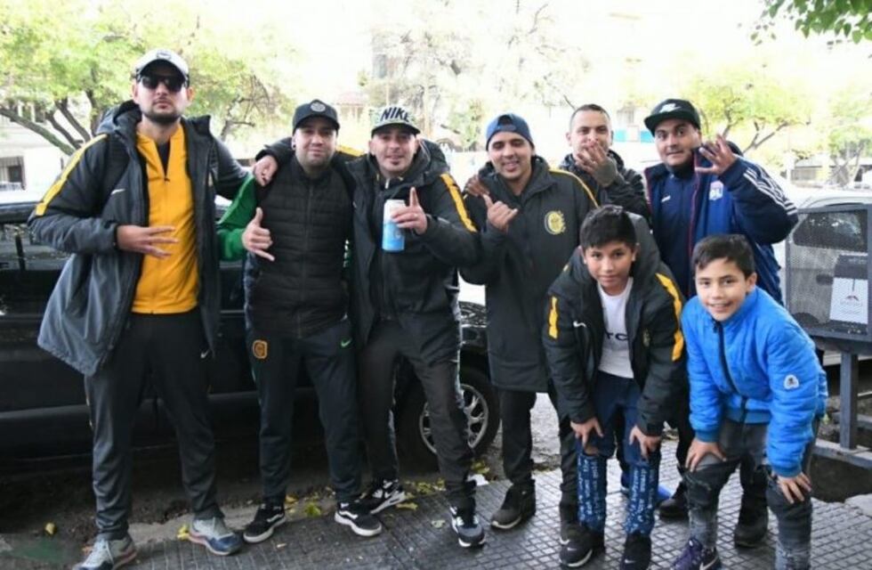 Rosario Central copa las calles de Mendoza