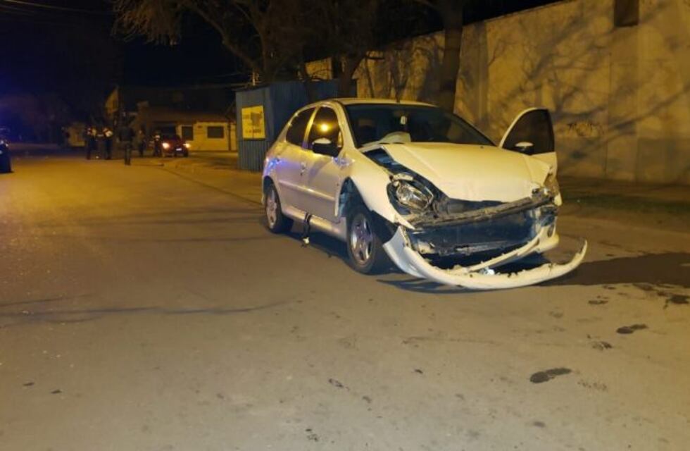 Chocaron frente al cementerio de San Rafael