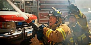 Homenaje a bomberos voluntarios de Córdoba\u002E (Foto: captura / video difundido por Cuartel de Bomberos Voluntarios La Cumbre)\u002E