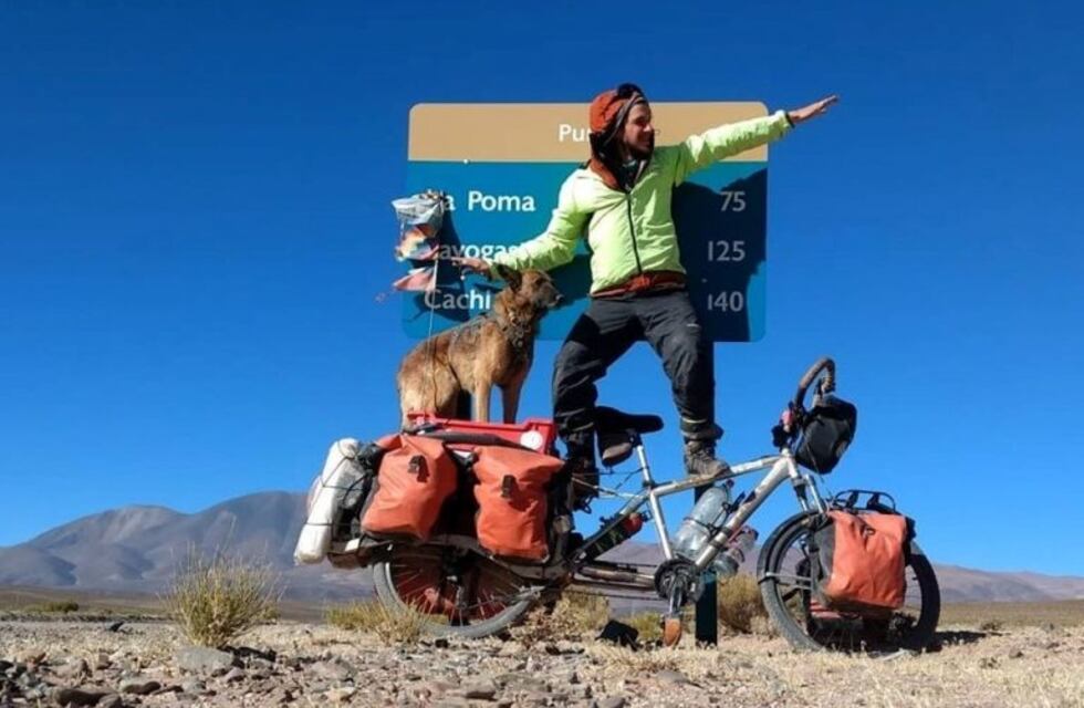 Sebas y su perro Ngu cruzan la Argentina en bicicleta