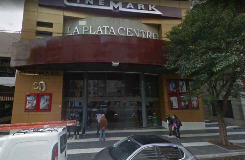 Encontraron a un policía con un disparo en la cabeza en el baño de un cine de Caballito