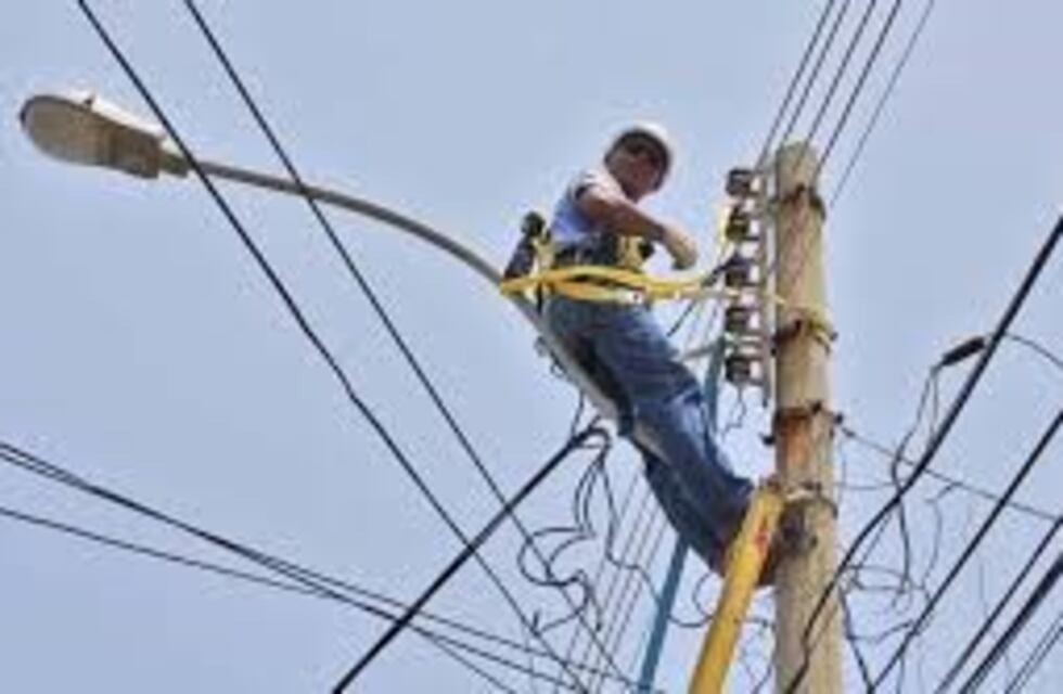 Los fuertes vientos dejaron sin luz a varios sectores de Bahía