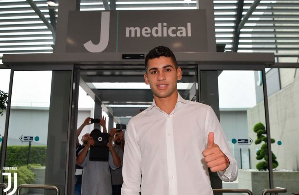 El "Cuti" Romero se sometió al estudio médico previo a firmar con la "Juve"