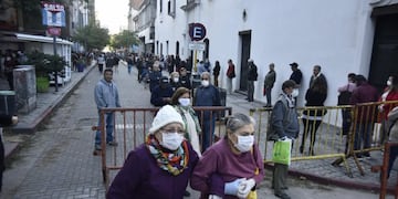 El Gobierno provincial garantiza que ningún jubilado cobrará menos de 25 mil pesos\u002E