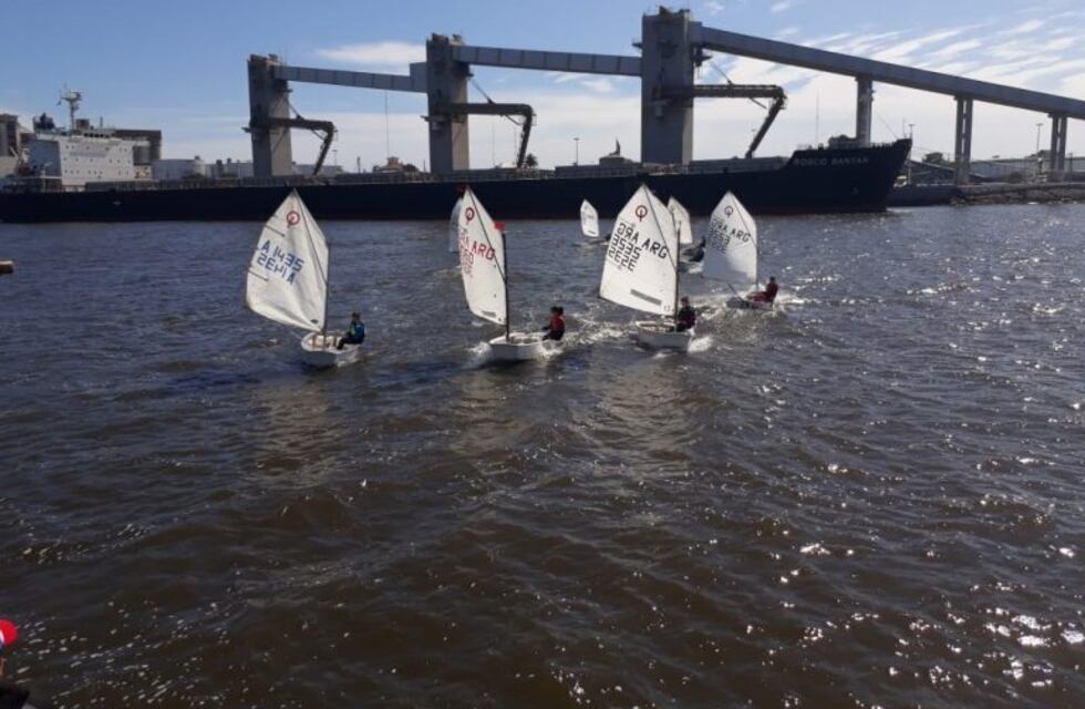 Regatas 208º Aniversario de la Prefectura Naval Argentina
