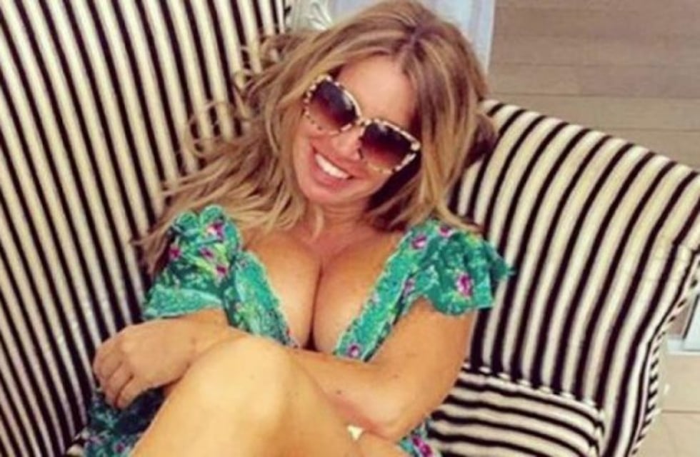 Florencia Peña mostró la cola antes de ir al teatro