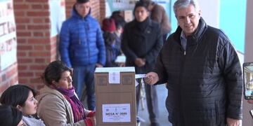 Carlos Haquim vota en la PASO, en Jujuy