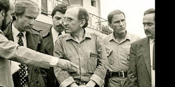 La imagen que muestra a Alberto Fernández detrás de Guillermo Fernández Laborde, uno de los integrantes del clan Puccio\u002E