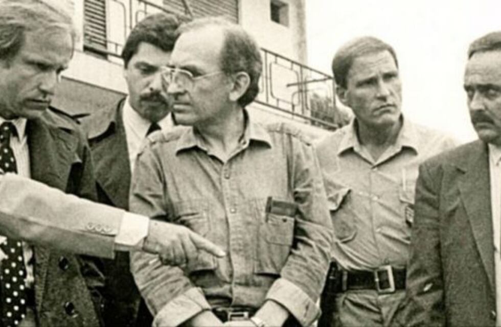 La historia detrás de la foto de Alberto Fernández con un socio del clan Puccio