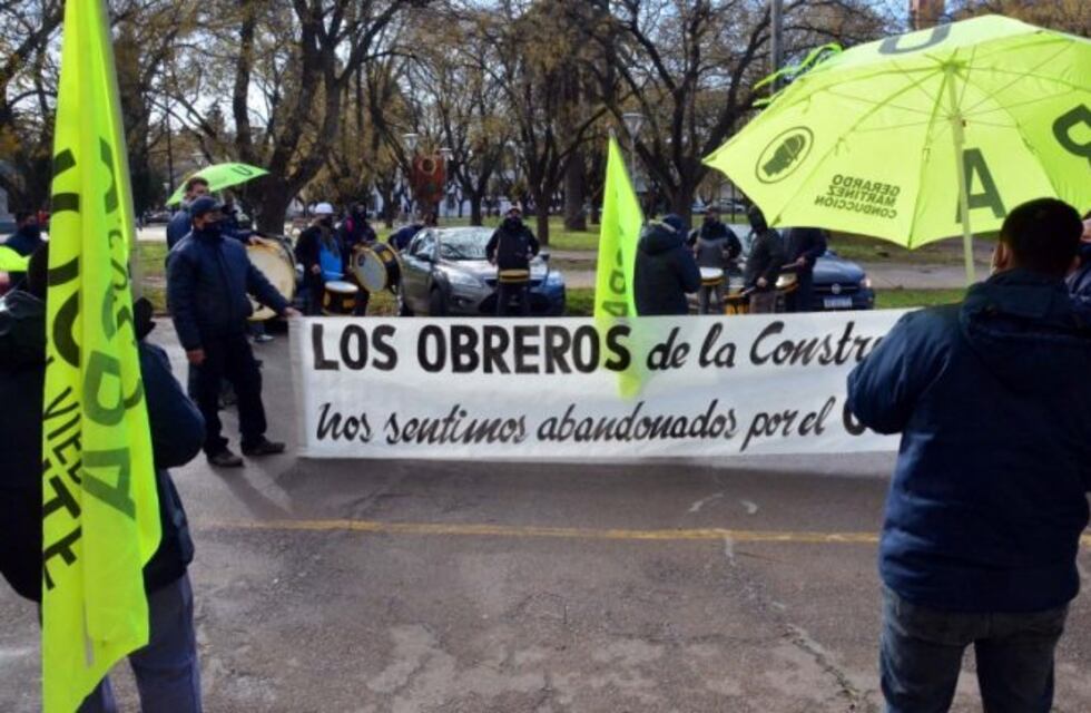 Trabajadores de la construcción se movilizaron en Río Negro para una ayuda económica