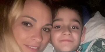 Verónica junto a su hijo Rodrigo (web)