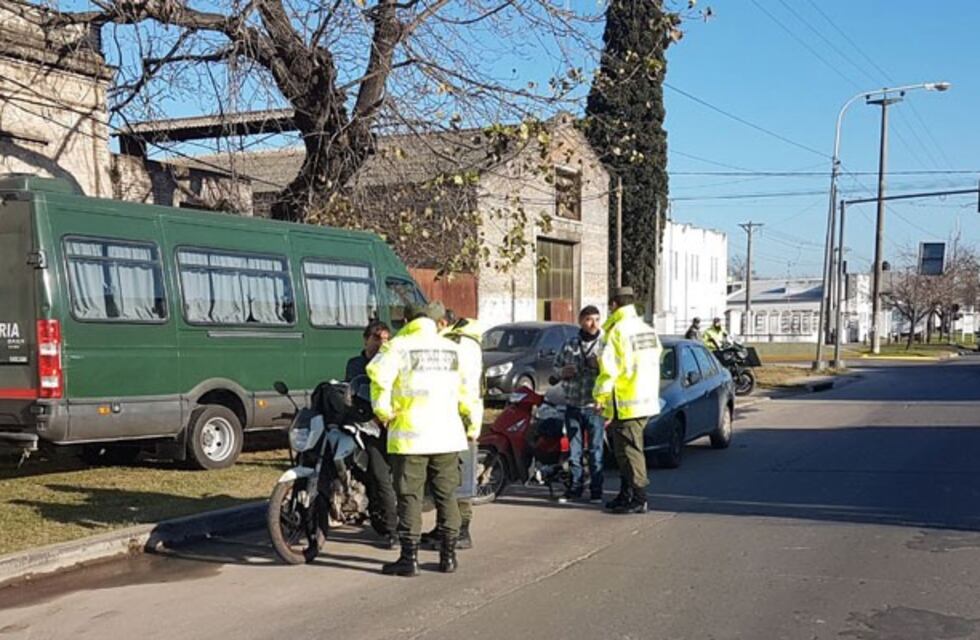 Gendarmería montó el primer operativo de control de tránsito en el interior de la ciudad