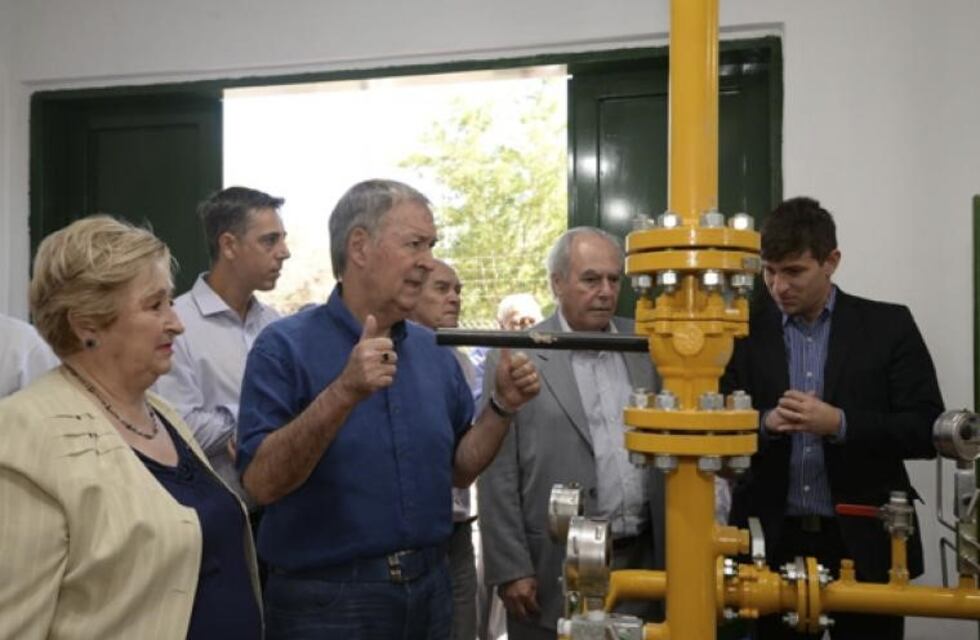 Schiaretti habilitó ramales de gas en Los Chañaritos y Piquillín