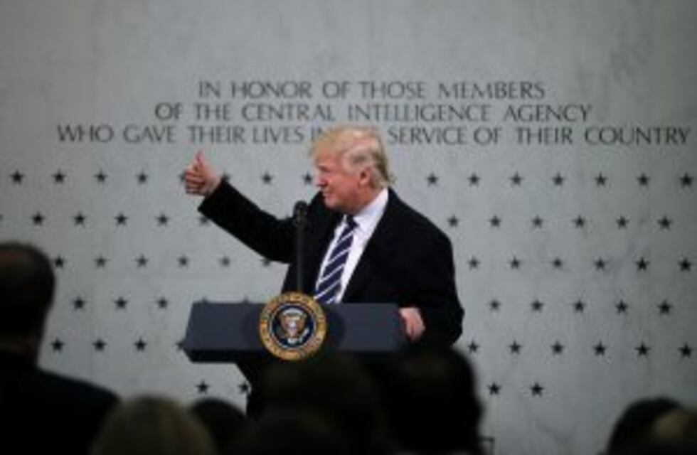 Trump visitó la CIA para agradecer a los servicios de inteligencia