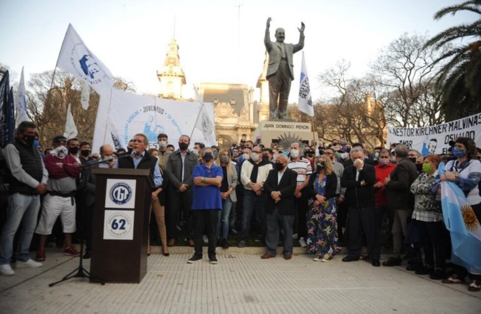 Día de la Lealtad: Duhalde, Barrionuevo, Acuña, Bárbaro y Moreno encabezaron su propio acto