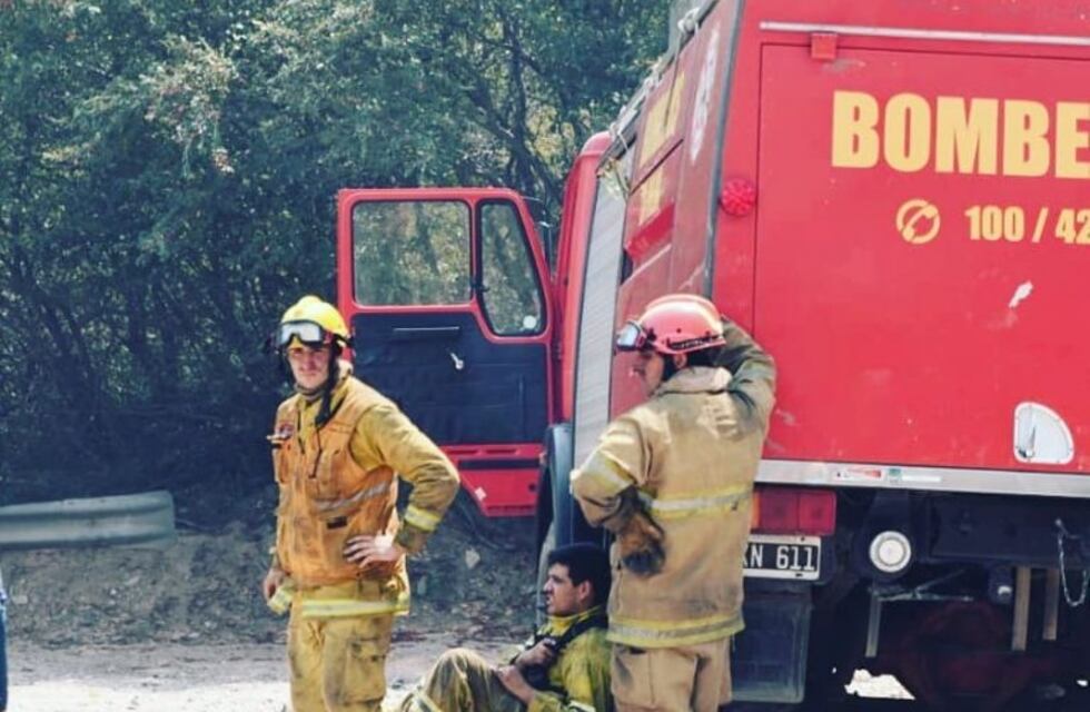 Incendios: los bomberos de Córdoba reciben la Navidad luchando contra las llamas