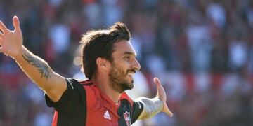 Scocco manifestó su deseo de volver y retirarse en el club\u002E