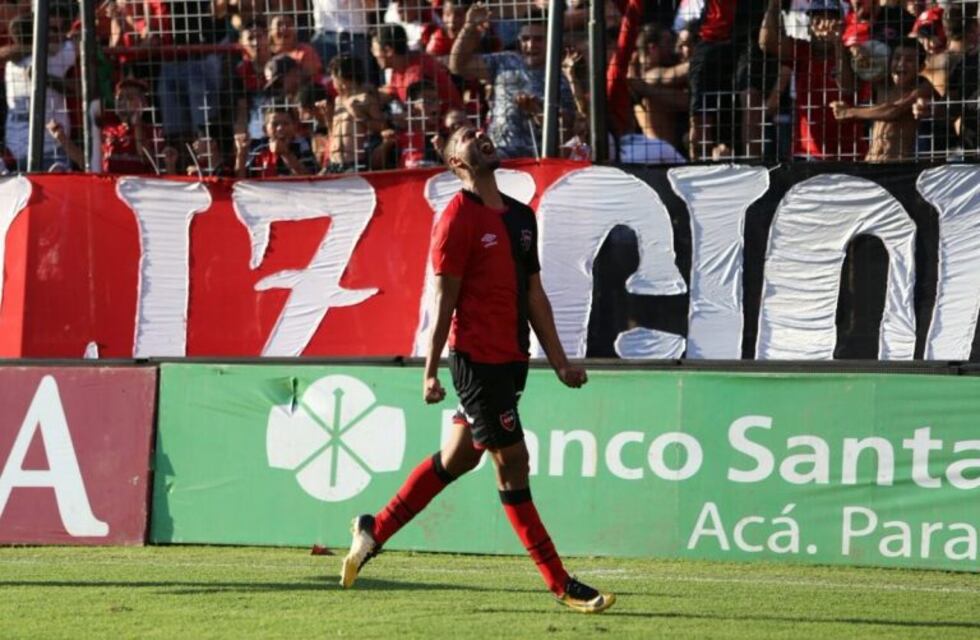 Newell's se impuso 2 a 1 ante Arsenal y volvió a la victoria en la Superliga