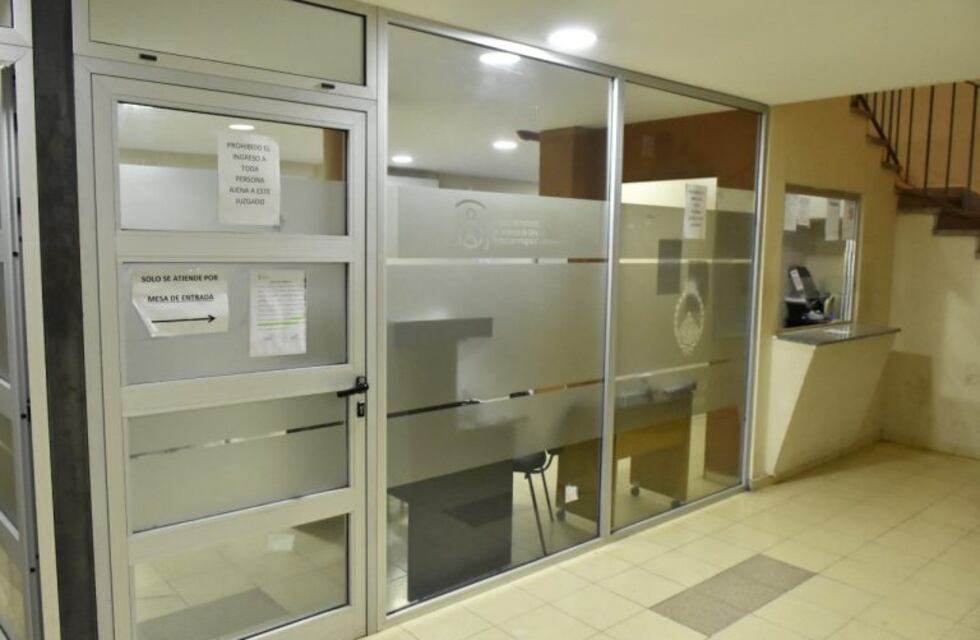 La justicia ordenó proteger a una joven que denunció a su padre por violencia de género