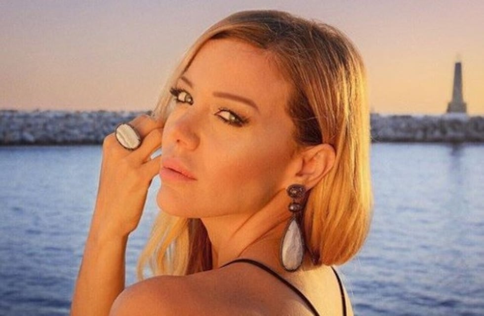 Evangelina Anderson, muy sexy en las playas de Marbella