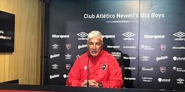 Omar De Felippe habló en conferencia de prensa este jueves en Bella Vista\u002E (Federico Rosolani)