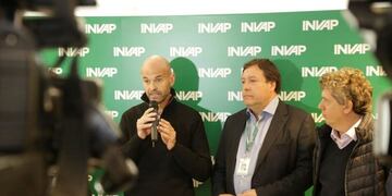 Imagen archivo\u002E El Ministro de Transporte de la Nación junto al gobernador\u002E