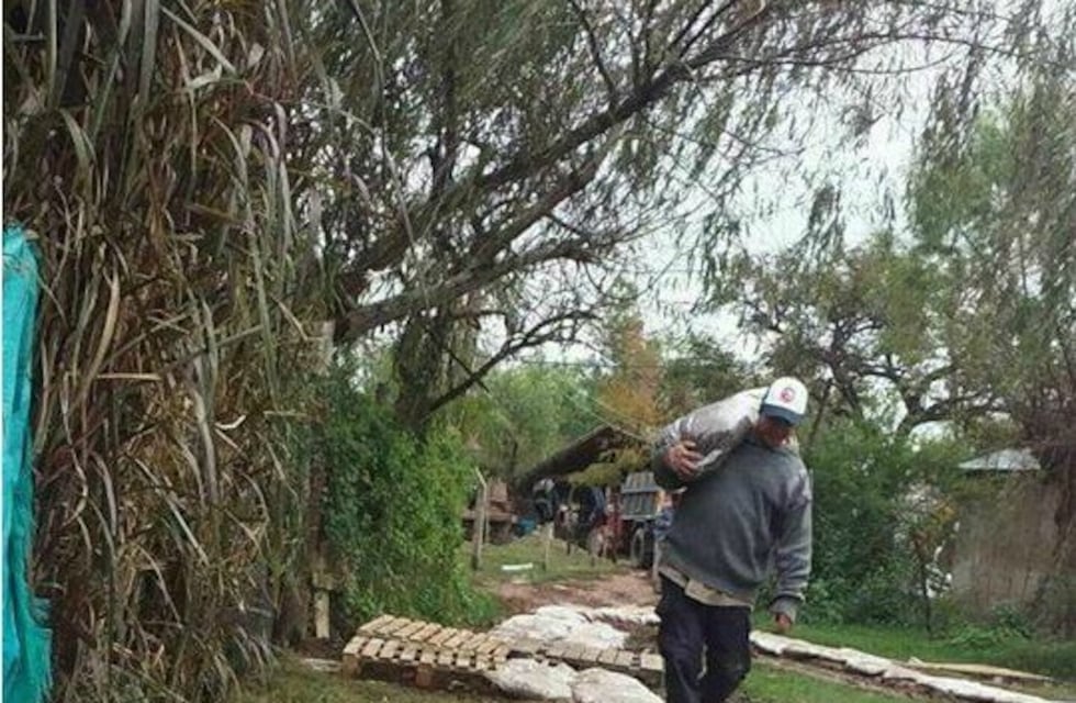 Hay 50 familias autoevacuadas al este de la ciudad de Santa Fe y otras 200 están afectadas por la crecida