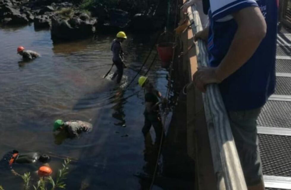 Recuperan 90 kilos de monedas y basura en pasarelas de Cataratas