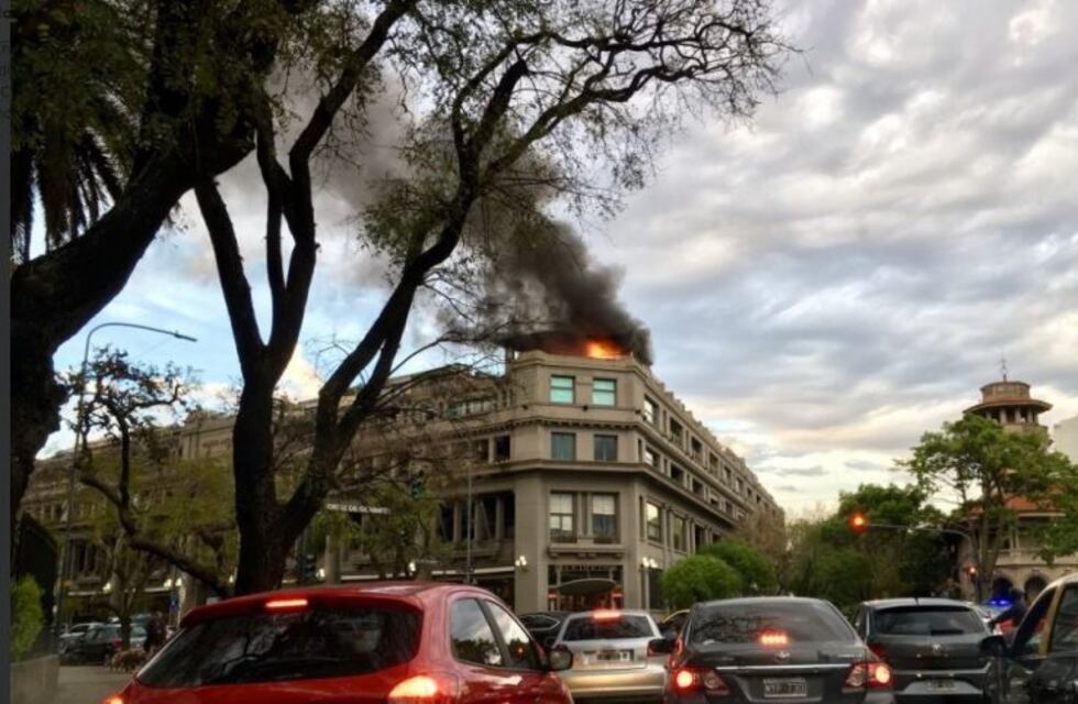 Se incendió la terraza del Palacio Alcorta
