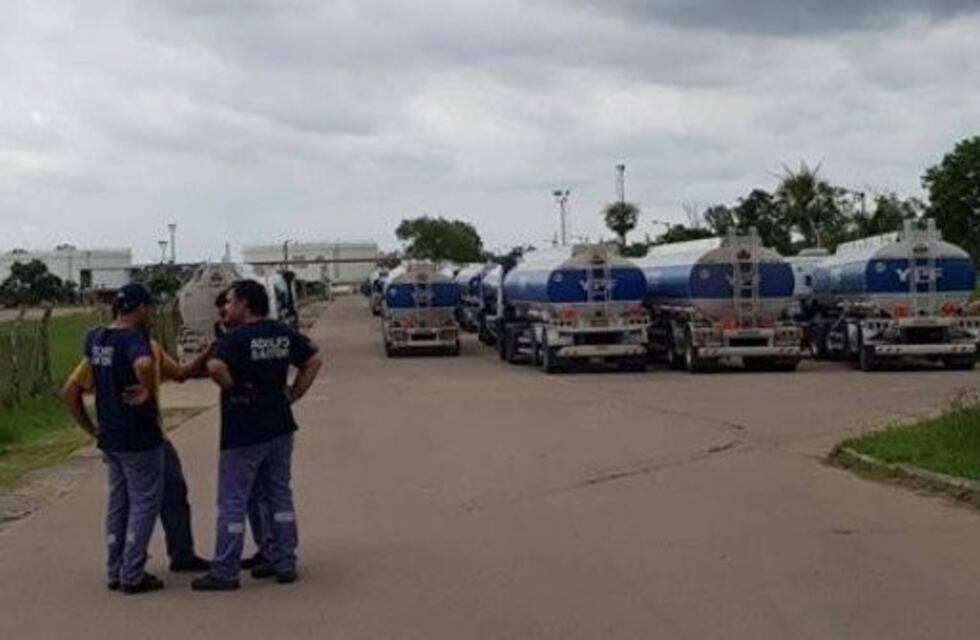 Paro de trabajadores en la planta de YPF en Barranqueras