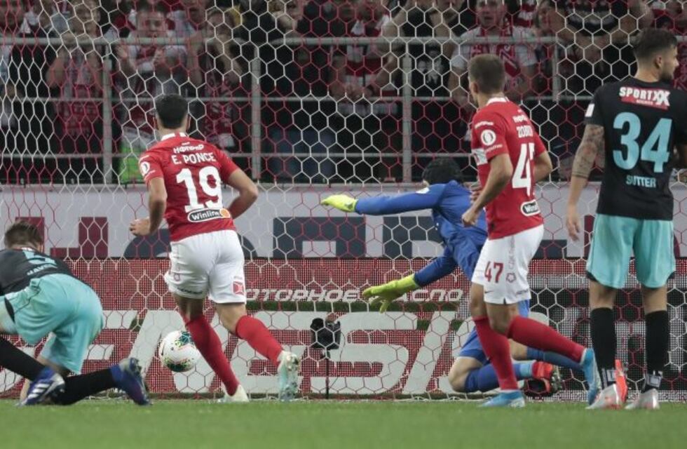 El ex leproso Ponce marcó para el Spartak de Moscú, que avanzó en la pre Europa League