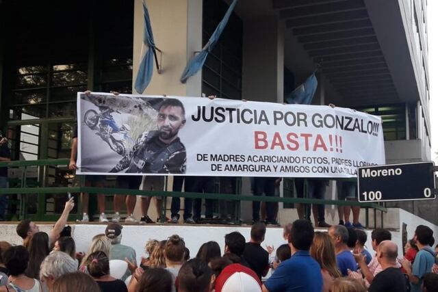 Multitudinaria marcha en Rafaela (Guillermo Acastello)