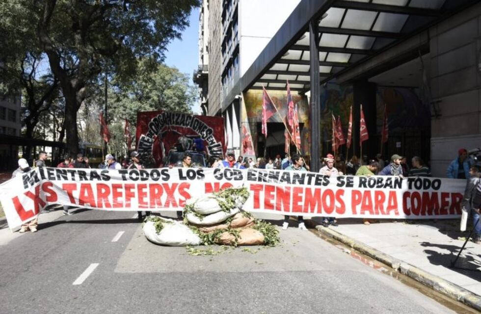 Tareferos de Misiones parten a Buenos Aires para extender su reclamo