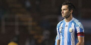 Germán Pezzella tuvo que mostrar el DNI para ingresar al predio de AFA en Ezeiza\u002E