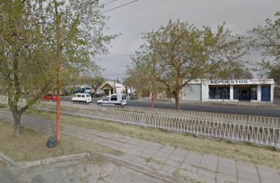 Dos motociclistas de 19 años murieron tras chocar con un árbol en San Rafael