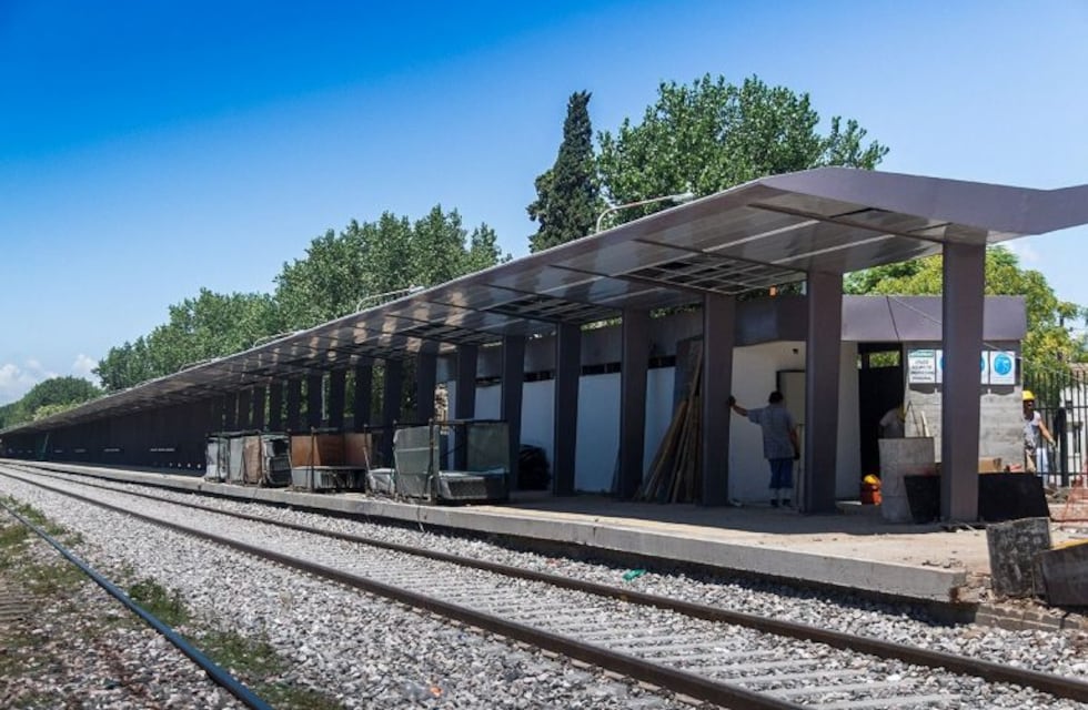 Fein defendió la propuesta del tren de cercanía: "Aunque no manden plata, lo haremos igual"