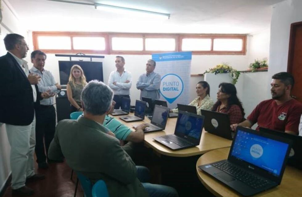 Villa Cura Brochero: Se inauguró el espacio público Punto Digital
