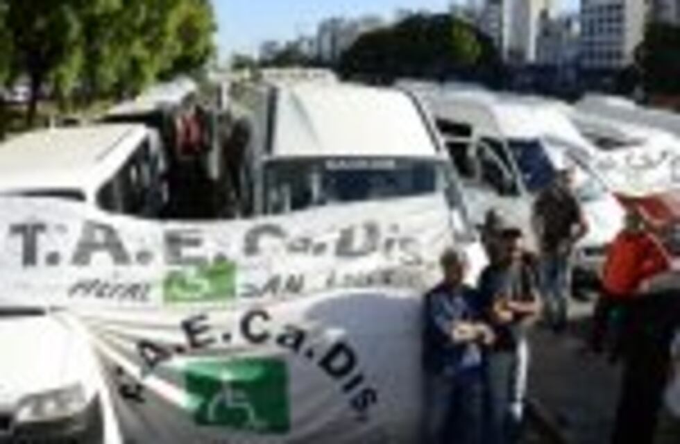 Luego del piquete en la 9 de Julio, los choferes de combis llegaron a un acuerdo con la Nación