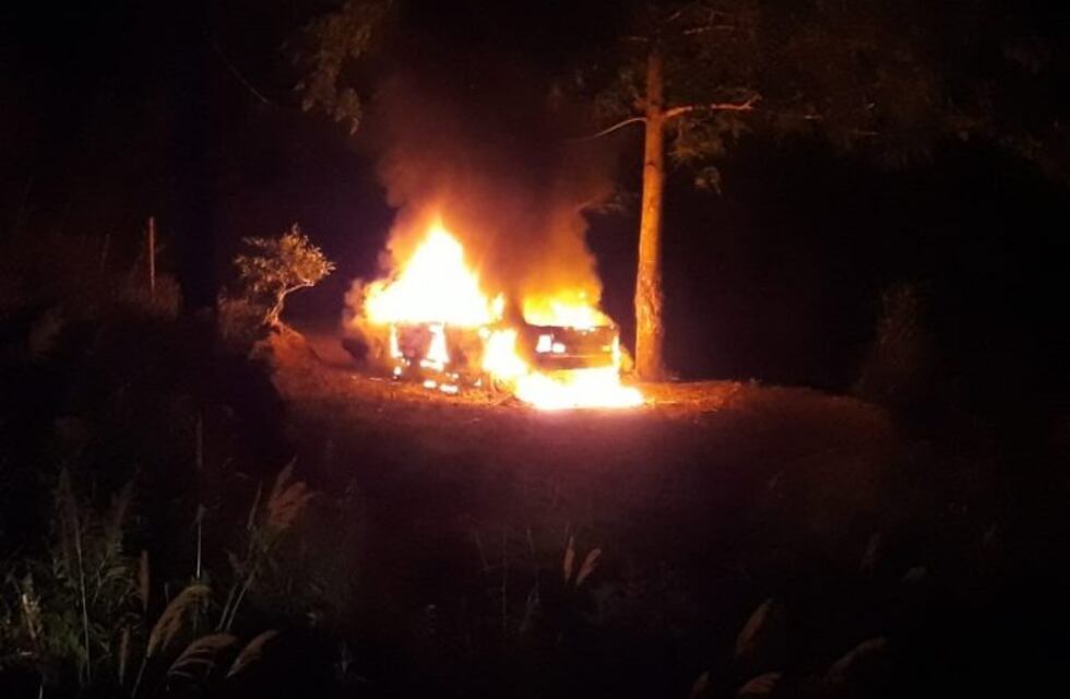 Investigan el incendio de un auto en Panambí